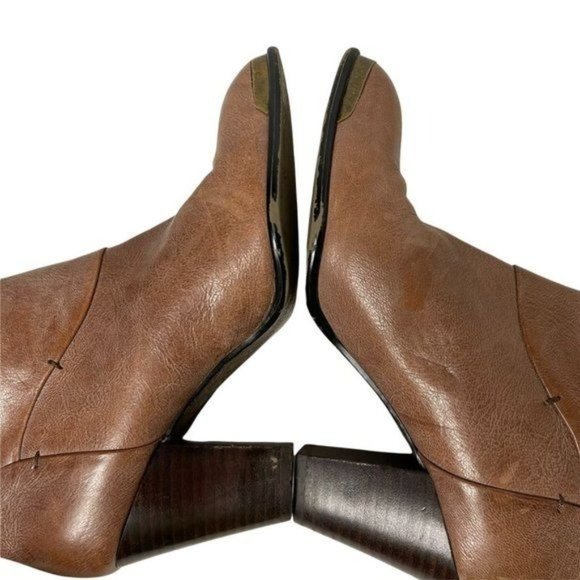 B. Makowsky Quinn Womens Brown Leather Ankle Booties Size 8.5 Almond Toe - Picture 5 of 13